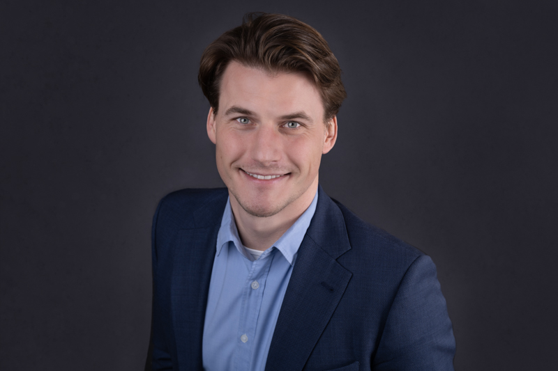 Zakelijk portret in studio Marcel Witte Fotograaf Alkmaar